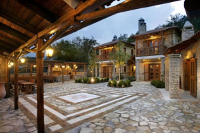  Abeliona Retreat  Ampeliona